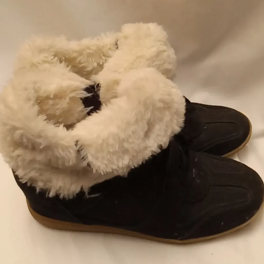 Justice Black White Girls Size 8 Winter Boots with Cozy Plush Lining faux suede